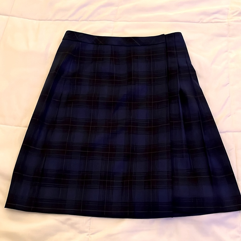 Brooks Brothers Navy Blue Midi Wrap Skirt in Size 2